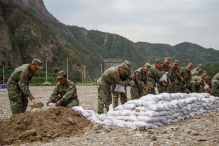 记者：国足上次来天津也是打新加坡，2013年傅博带队6-1取胜